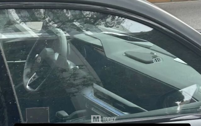 르노 오로라 2 테스트카 (출처=Newcarscoops)