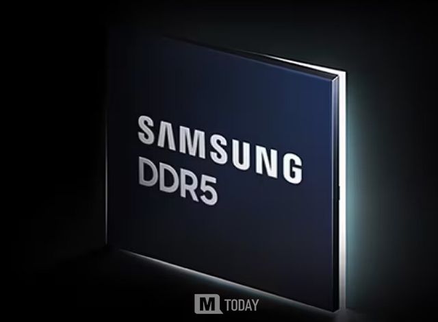 삼성전자가 최근 일부 D램 제품 가격을 60% 가량 인상했다.