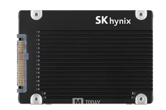 SK하이닉스가 엔비디아와 인공지능(AI) 추론에 필요한 막대한 데이터 요구량을 처리하도록 설계된 강력한 새로운 SSD를 공동 개발한다.
