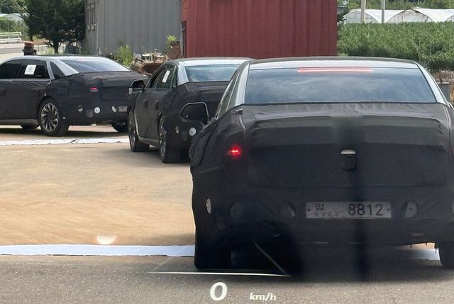 사진 : 현대차 그랜저 페이스리프트 테스트카 (출처=랜드로버디스커버리클럽)