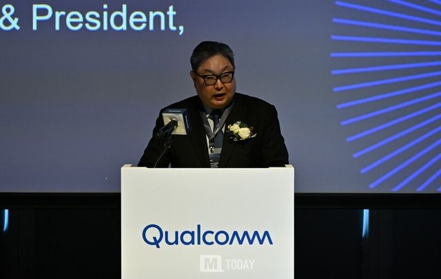 서울에서 개최된 ‘퀄컴 AI 이노베이터 프로그램 2025 – APAC 데모 데이’에 권오형 APAC 대표가 개회사를 하고 있다.