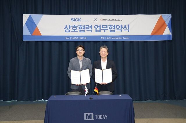 (왼쪽부터)한화로보틱스 정병찬 대표이사와 씨크코리아 문성식 대표 (출처=씨크코리아)
