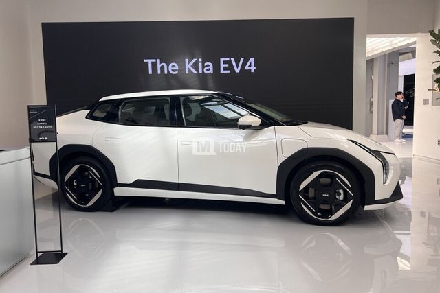 사진 : 기아 EV4