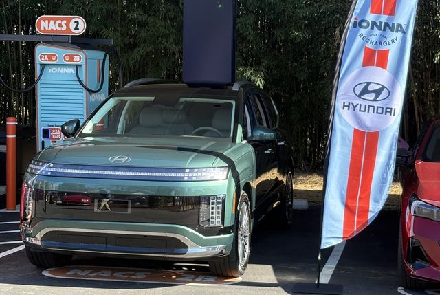 사진 : 아이오나 에이펙스 리차저리에서 현대차 아이오닉 9을 충전하는 모습