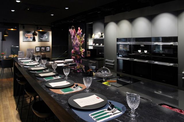 밀레 익스피리언스 센터 강남 2층에 위치한 프리미엄 다이닝 공간