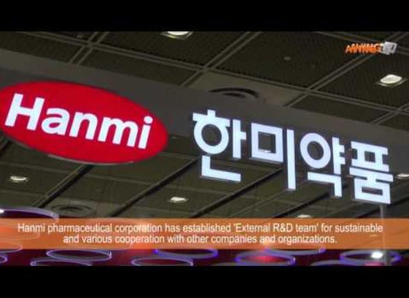 한미약품이 본격적인 전문경영인체제로&nbsp; 전환한다.