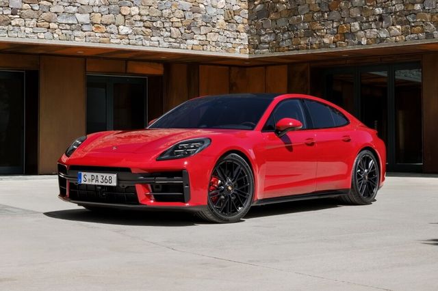 사진 : 포르쉐 파나메라 GTS