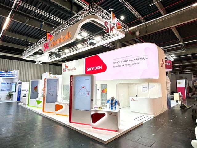 SK케미칼이 독일 뉘른베르크에서 지난 25일부터 27일까지 사흘 간 개최된 ‘유러피안 코팅 쇼(European Coatings Show, 이하 ECS) 2025’에 참가했다. SK케미칼 부스 전경.