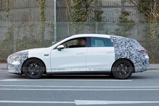 사진 : 벤츠 신형 CLA 슈팅 브레이크 테스트카 (출처=Carscoops)