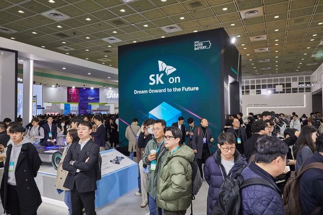 서울 코엑스에서 열린 2025 인터배터리 SK온 부스