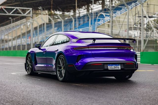 포르쉐 타이칸 터보 GT