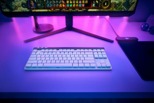 로지텍의 무선 게이밍 키보드 G515 LIGHTSPEED TKL