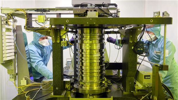 러시아가 개발한 350nm EUV(극자외선) 노광기