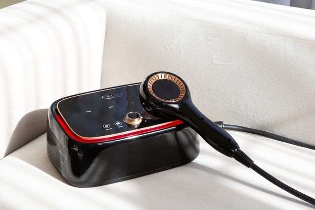 셀리턴(Cellreturn) 웰니스 홈케어 디바이스 ‘익스럭스(EXLUX)’