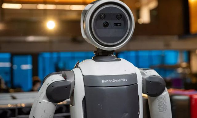 사진 : 보스톤다이내믹스의 휴머노이드로봇 아틀라스