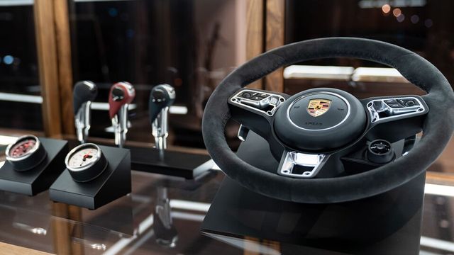 포르쉐가 전 세계적인 판매 급감으로 수익성이 크게 악화되고 있다.