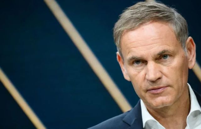 주주들로부터 사임 압박을 받고 있는 포르쉐 올리버 블루메회장