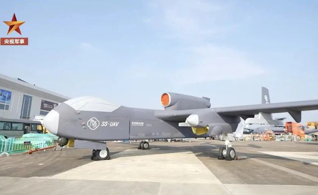 중국이 100대의 가미카제 무인항공기(UAV)를 동시에 발사할 수 있는 새로운 드론 탑재 ‘모선’ 런칭을 준비하고 있다.&nbsp;