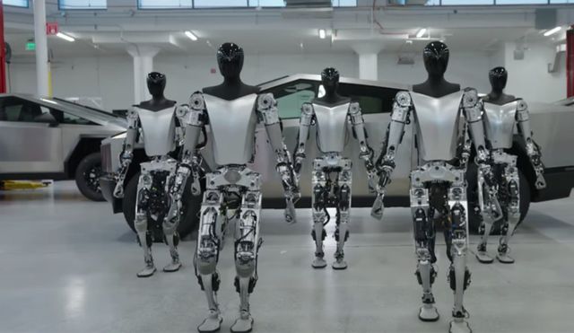 테슬라가 공개한 옵티머스 휴머노이드 로봇