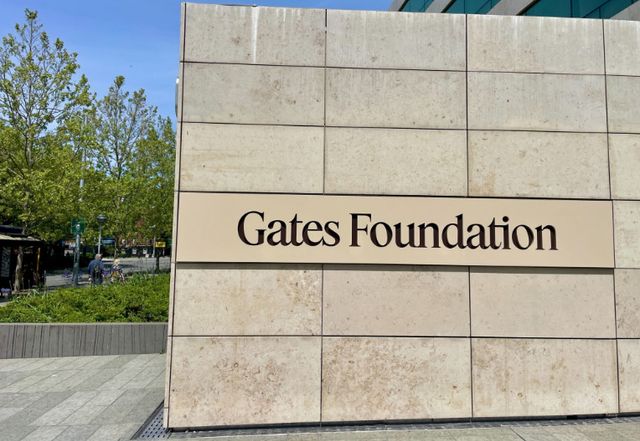 마이크로소프트의 억만장자 빌 게이츠회장이 앞으로 20년 동안 자신의 재산 ‘거의 전부’를 기부하겠다고 발표했다.