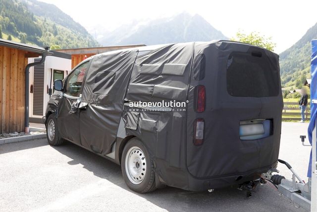 사진 : 현대차 스타리아 EV 테스트카 (출처=autoevolution)