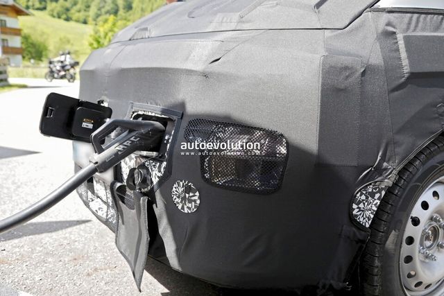 사진 : 현대차 스타리아 EV 테스트카 (출처=autoevolution)