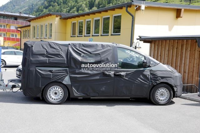 사진 : 현대차 스타리아 EV 테스트카 (출처=autoevolution)