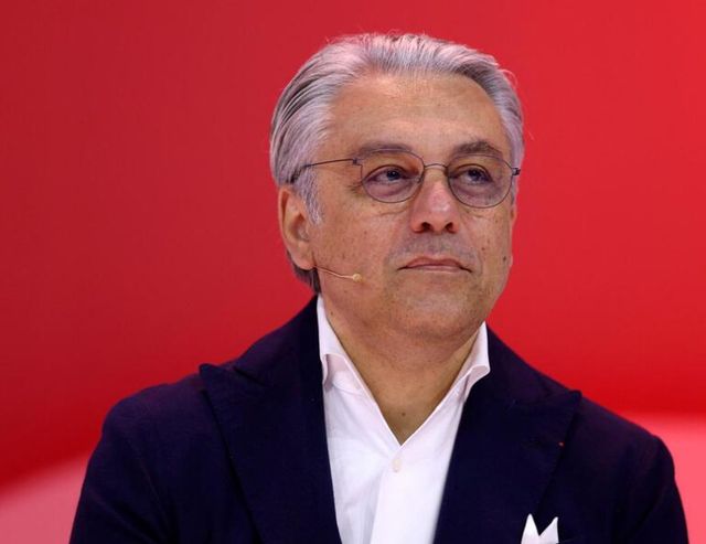 르노그룹 루카 데 메오CEO가 명품브랜드 케링그룹으로 자리를 옮긴다.