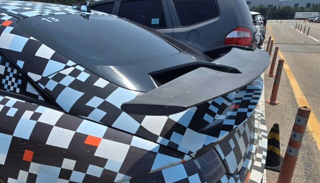 사진 : 현대차 아이오닉 6 N 테스트카 (출처=힐러TV)