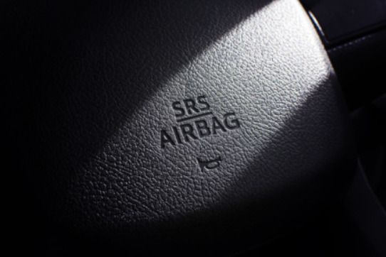 현대자동차와 기아가 미국에서 판매된 특정 모델에서 발견된 ZF-TRW ACU 에어백 결함관련 소비자 소송에서 6200만달러(852억 원)을 지불키로 합의했다.