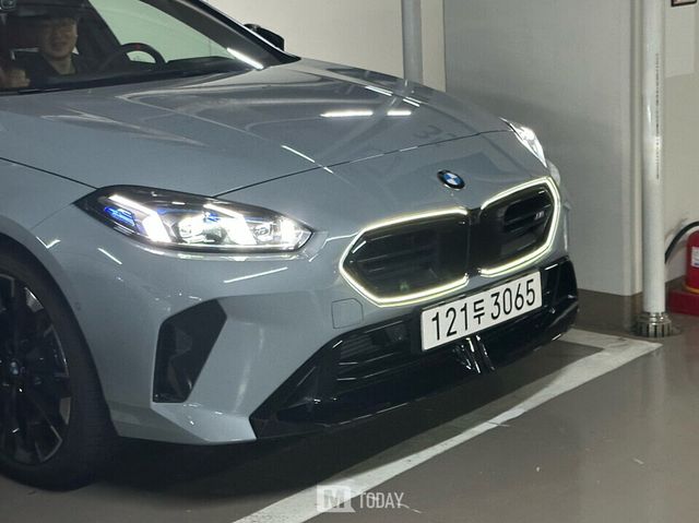 BMW 아이코닉 글로우, 역시 어둠 속에서 가장 빛난다.