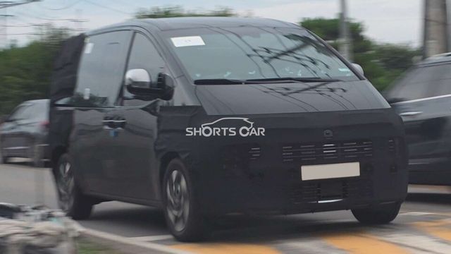 사진 : 현대차 스타리아 페이스리프트 테스트카 (출처=Shorts Car)