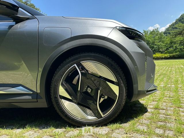 르노 세닉 E-Tech 100% 일렉트릭