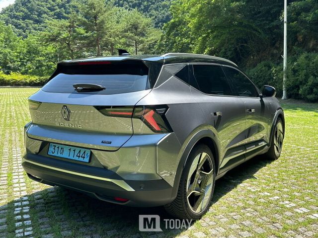 르노 세닉 E-Tech 100% 일렉트릭