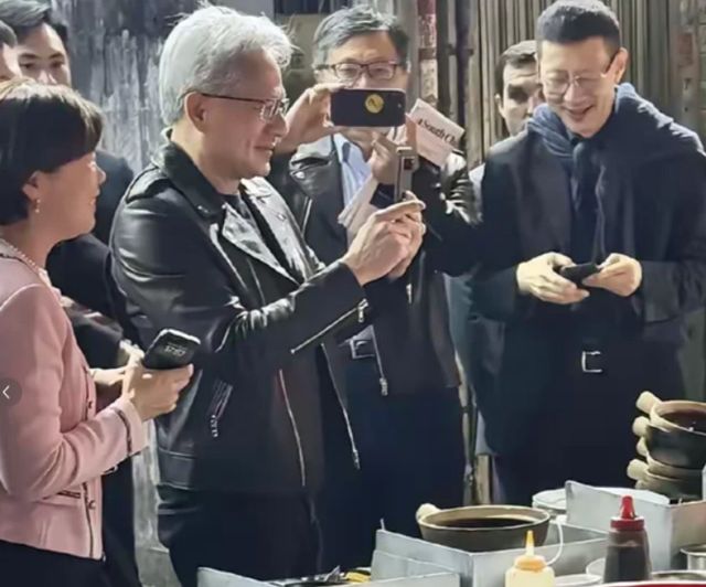 &nbsp;젠슨 황CEO가 “AI(인공지능)가 향후 5년 안에 지난 20년 동안 만들어낸 백만장자 수보다 더 많은 백만장자를 만들어 낼 것”이라고 예측했다.