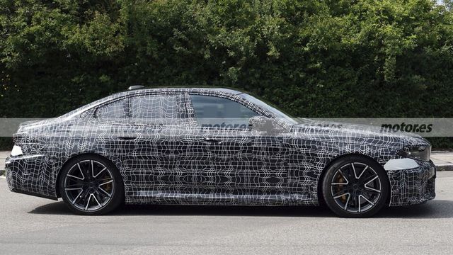 사진 : BMW M5 페이스리프트 테스트카 (출처=Motor.es)