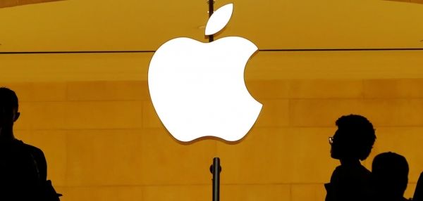 애플이 자사의 첫 폴더블 아이폰을 출시 첫해에 700만 대를 출하, 폴더블 스마트폰 시장의 30%를 점유하는 것을 목표로 세웠다.