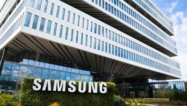 삼성전자가 반도체사업 부진으로 2분기(4-6월) 연결 기준 영업이익이 4조6천억 원을 기록했다고 밝혔다.