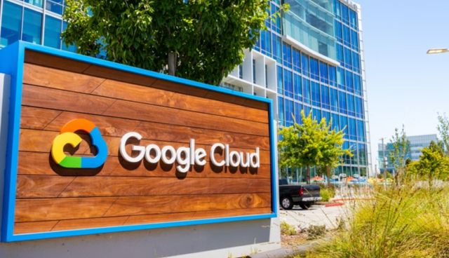 구글이 메타로부터 100억 달러(약 14조 원) 이상의 클라우드 컴퓨팅을 수주했다.