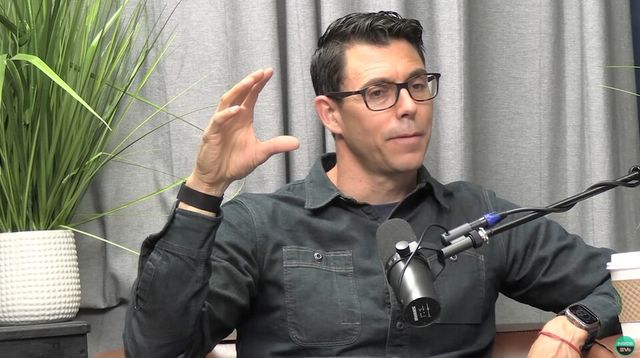 사진 : RJ 스캐린지 리비안 CEO (출처=InsideEVs)