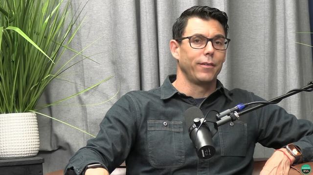 사진 : RJ 스캐린지 리비안 CEO (출처=InsideEVs)