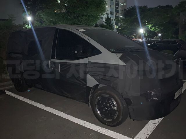 사진 : 현대차 스타리아 EV 테스트카 (출처=고딩의 자동차이야기)