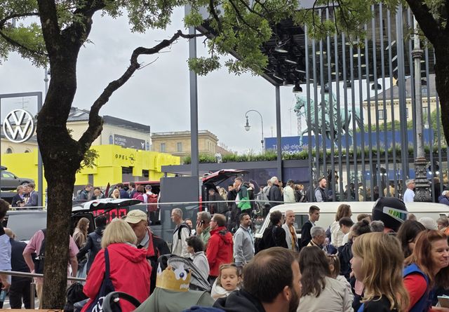 뮌헨시내에 마련된 폭스바겐 브랜드 파빌리온