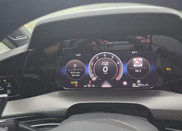 골프 R의&nbsp; 고속도로, 산악코스 230km 주행 평균 연비가 리터당 10.7km를 기록했다.