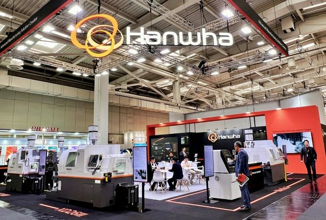 EMO 2025 전시에 설치된 한화세미텍의 전시 부스