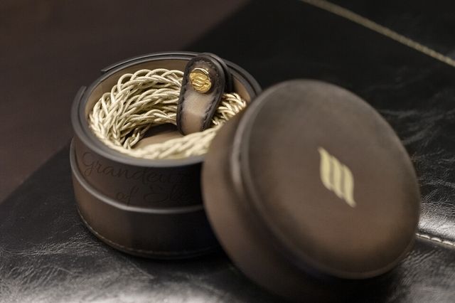 [EFFECT AUDIO] 플래그십 커스텀 이어폰 케이블 ‘CENTURION II’ (사진제공=셰에라자드)