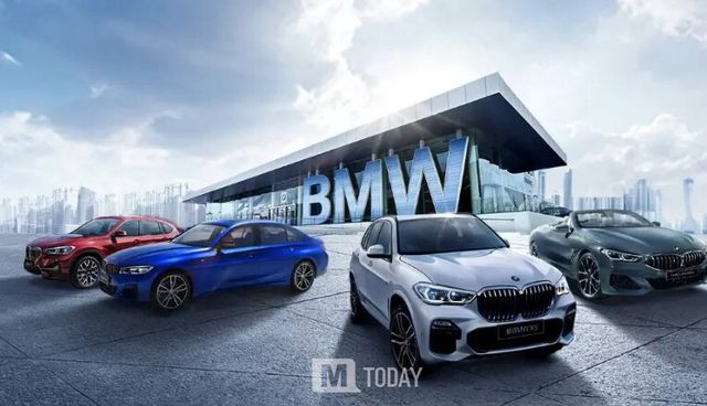 ] BMW가 새해부터 중국에서 30개 이상의 모델에 대해 최대 30만 위안(6,220만 원)까지 가격을 낮췄다.