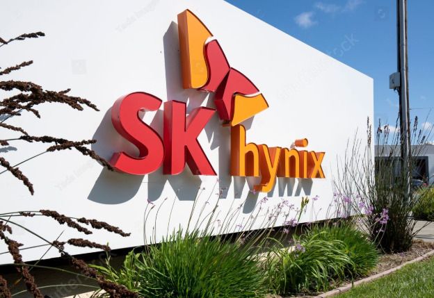 한국기업평가(한기평)가 SK하이닉스의 무보증사채 신용등급을 AA(긍정적)에서 AA+(안정적)으로 상향 조정했다.