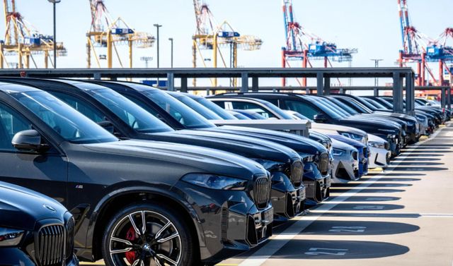 유럽 연합(EU)에서 미국으로 수출되는 자동차에 대한 관세가 15%로 최종 확정됐다. 이에 따라 유럽산 자동차에 대한 관세는 8월 1일부터 소급 적용된다.