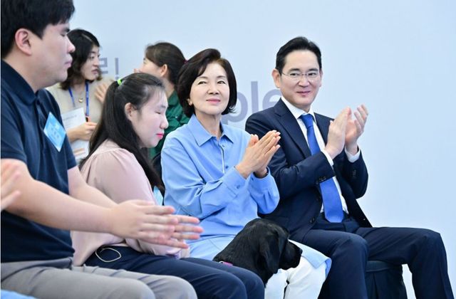 홍라희 리움미술관 명예관장이 아들인 이재용 삼성전자 회장에게 2조6000억원 상당의 삼성전자 주식을 증여한다.(사진 출처: 삼성전자)